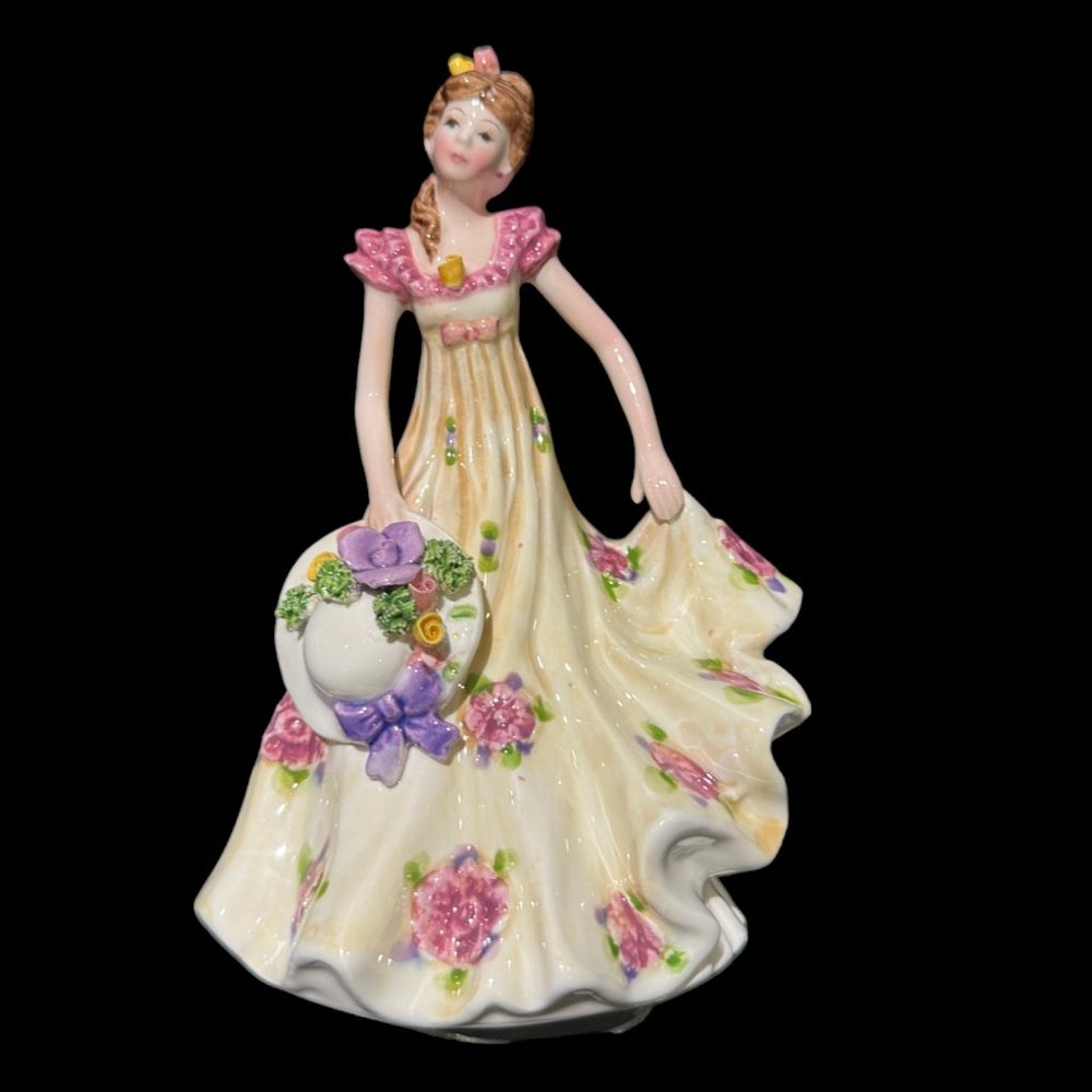Vintage Schmid Yamada Originals Musical Porcelain Victorian Woman, Music Box